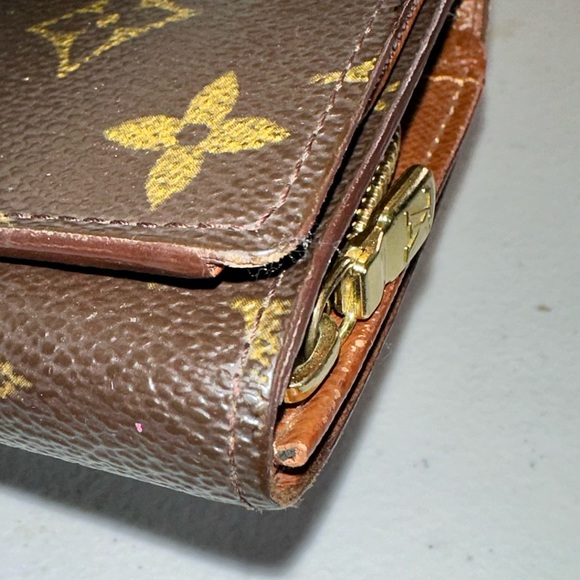 127 Preloved Louis Vuitton Monogram Porte Monnaie Tresor Wallet ($⬇️ 2/11/25) - Picture 10 of 16
